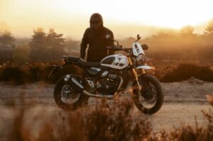triumph thruxton 400